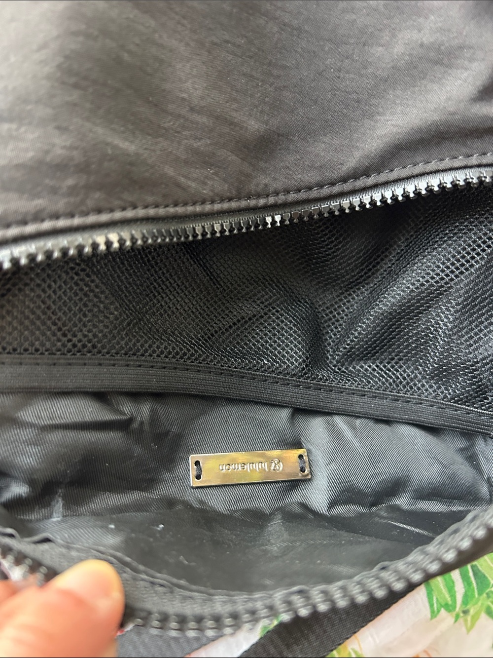 lululemon athletica Black Crossbody Sling Pack - Picture 3 of 5